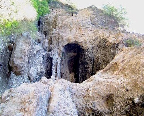 Lakhamandal caves